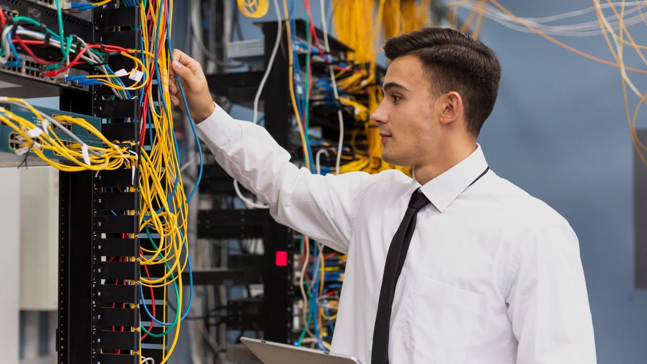 Giám sát hạ tầng CNTT 24/7. 